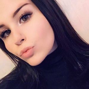 Meet your Posher, Michaela